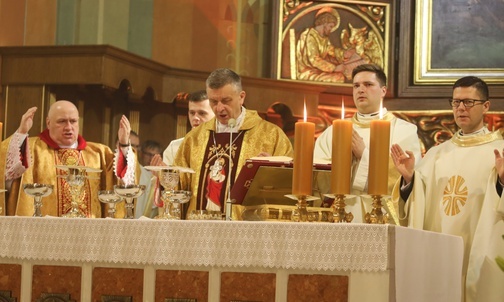 Kapłani wraz z biskupami modlili się w bielskiej katedrze.