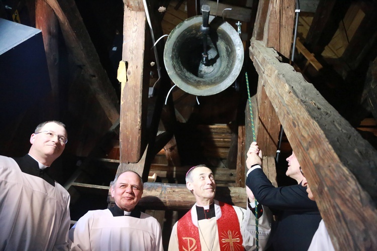 Poświęcenie dzwonu w Łososinie Górnej