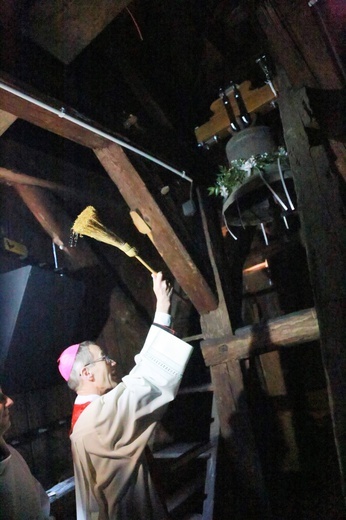 Poświęcenie dzwonu w Łososinie Górnej