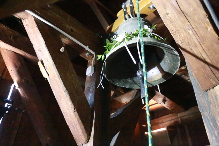 Poświęcenie dzwonu w Łososinie Górnej