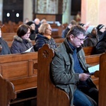 Wielki Piątek. Ciemna Jutrznia w katedrze