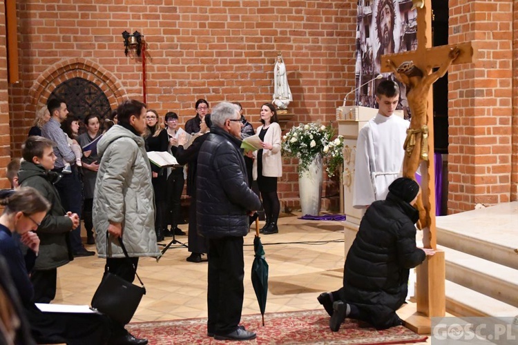 Liturgia Wielkiego Piątku w katedrze