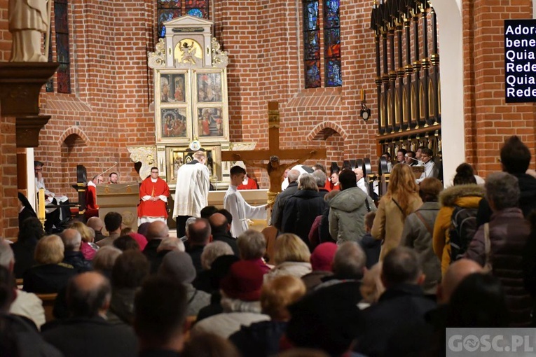 Liturgia Wielkiego Piątku w katedrze