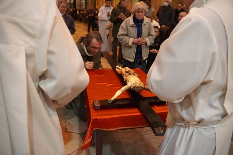 Wielki Piątek w archikatedrze wrocławskiej 2022