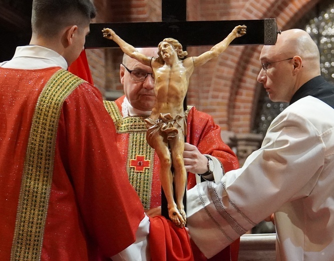 Wielki Piątek w archikatedrze wrocławskiej 2022