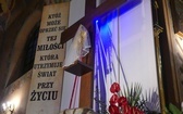 Liturgia Wielkiego Piątku w konkatedrze Narodzenia NMP w Żywcu - 2022