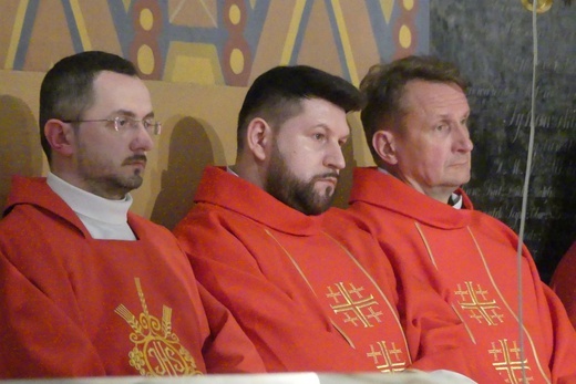 Liturgia Wielkiego Piątku w konkatedrze Narodzenia NMP w Żywcu - 2022