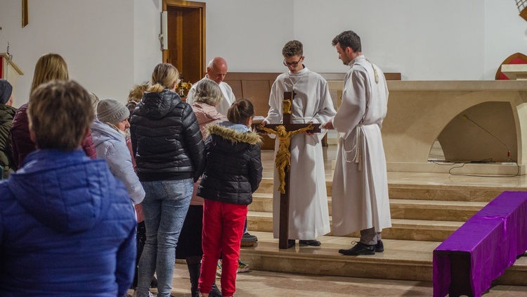 Liturgia Męki Pańskiej w parafiach diecezji