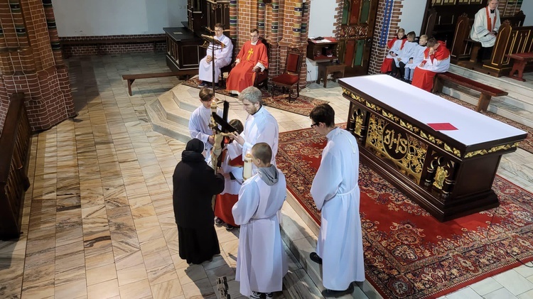 Liturgia Męki Pańskiej w parafiach diecezji