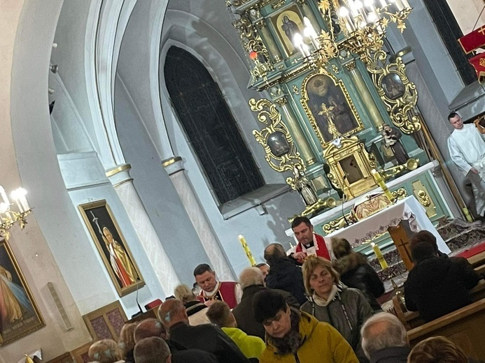 Liturgia Męki Pańskiej w parafiach diecezji