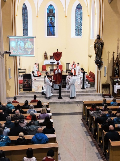 Liturgia Męki Pańskiej w parafiach diecezji