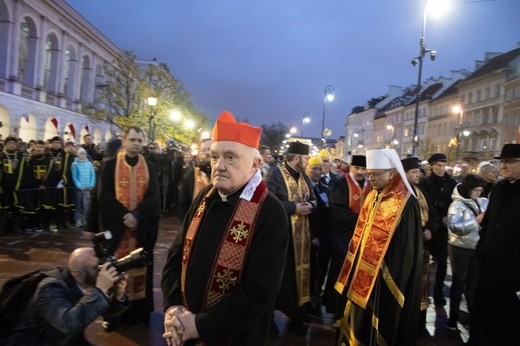 Centralna Droga Krzyżowa w intencji pokoju w Ukrainie 