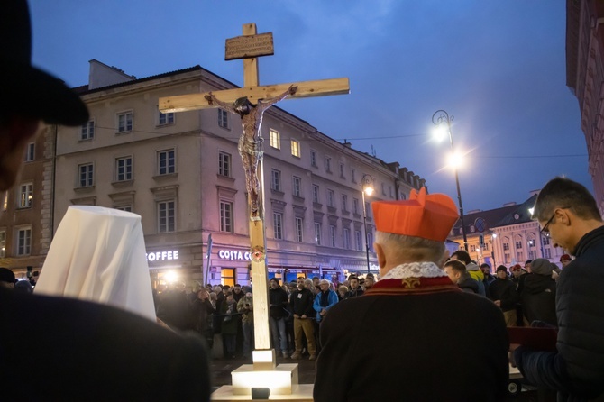 Centralna Droga Krzyżowa w intencji pokoju w Ukrainie 