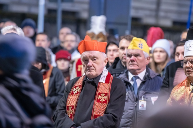 Centralna Droga Krzyżowa w intencji pokoju w Ukrainie 