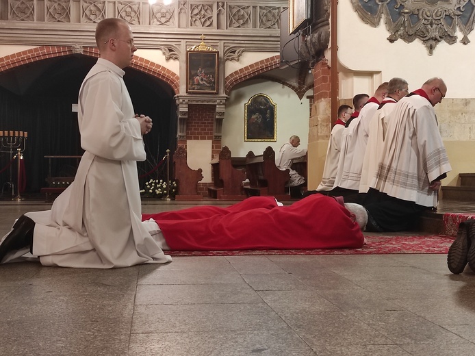 Liturgia Wielkiego Piątku w legnickiej katedrze