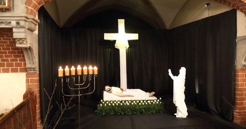 Liturgia Wielkiego Piątku w legnickiej katedrze