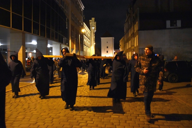 6. Nocne Misterium Krzyża