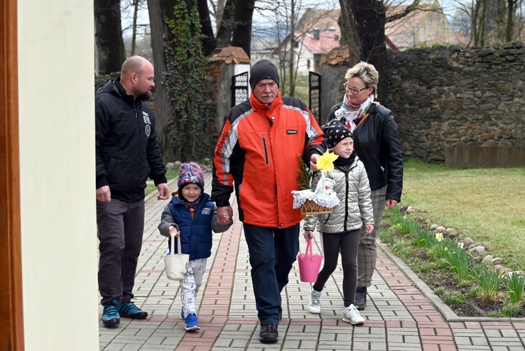 Bojanice. Przywieźli koszyczki na motorach