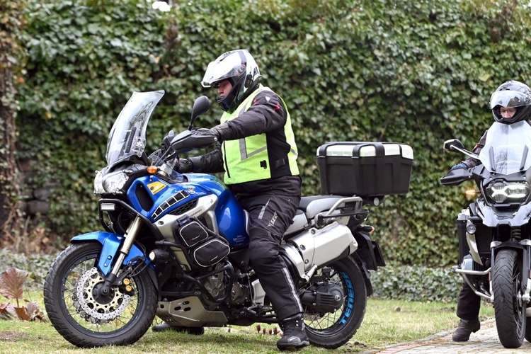 Bojanice. Przywieźli koszyczki na motorach