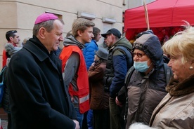 - Życzę wszystkim, aby te święta były przepełnione radością, pokojem i wdzięcznością - mówił abp Tadeusz Wojda.