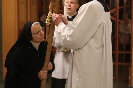 Liturgia Wielkiego Piątku w katedrze w Bielsku-Bialej - 2022