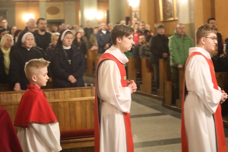 Liturgia Wielkiego Piątku w katedrze w Bielsku-Bialej - 2022