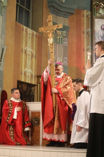 Liturgia Wielkiego Piątku w katedrze w Bielsku-Bialej - 2022