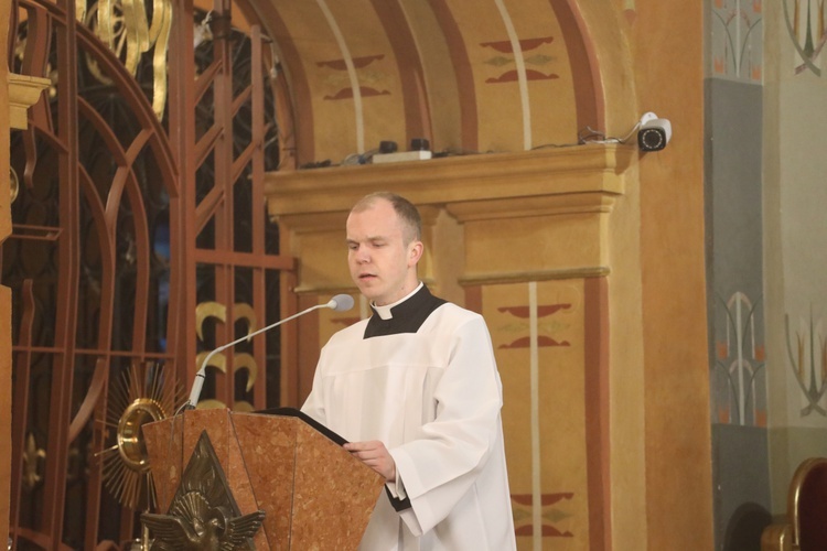 Liturgia Wielkiego Piątku w katedrze w Bielsku-Bialej - 2022