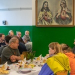 Z życzeniami w schronisku Brata Alberta