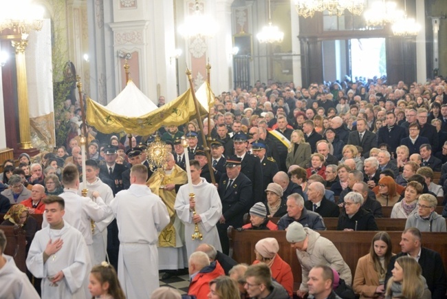 Opoczyńska kolegiata - procesja rezurekcyjna