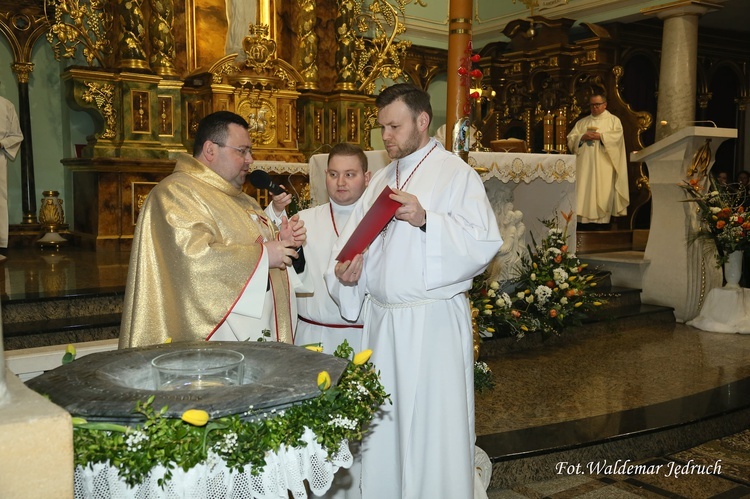 Wigilia Paschalna w parafiach diecezji