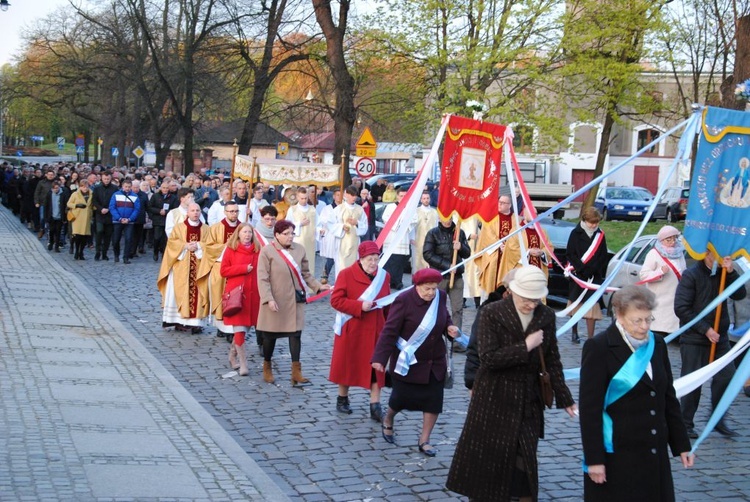 Msza św. z procesją rezurekcyjną w Głogowie