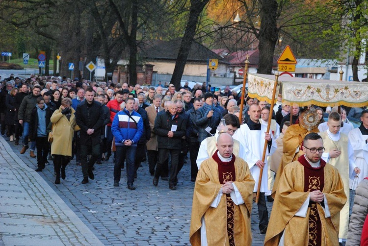 Msza św. z procesją rezurekcyjną w Głogowie