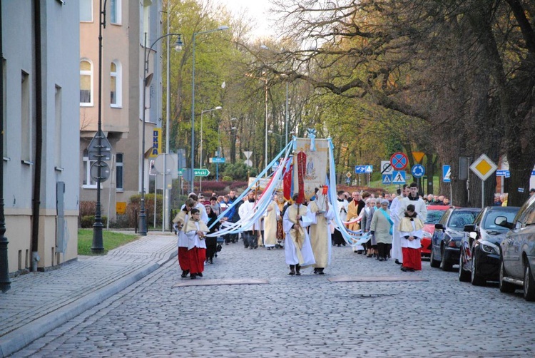 Msza św. z procesją rezurekcyjną w Głogowie