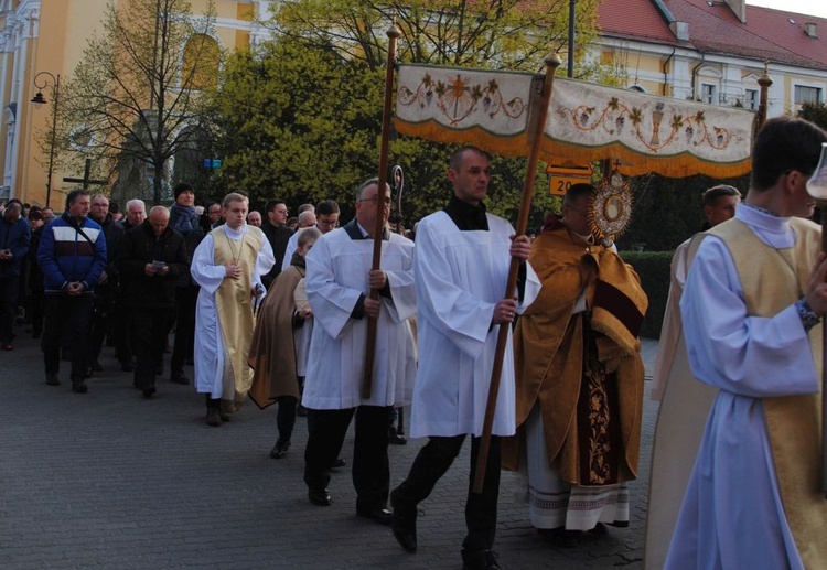 Msza św. z procesją rezurekcyjną w Głogowie