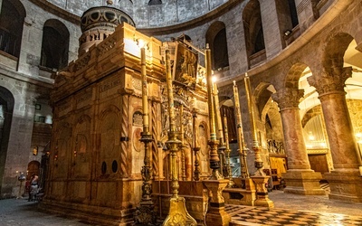 Tysiące wiernych na mszy w Bazylice Grobu Pańskiego w Jerozolimie
