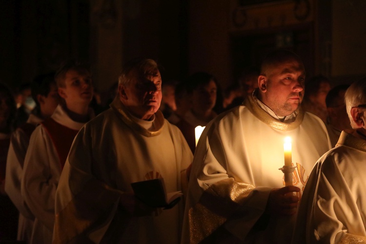 Liturgia Wigilii Paschalnej w katedrze św. Mikołaja w Bielsku-Białej - 2022