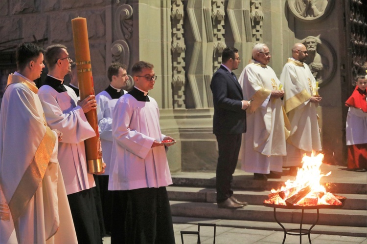 Liturgia Wigilii Paschalnej w katedrze św. Mikołaja w Bielsku-Białej - 2022