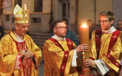 Liturgia Wigilii Paschalnej w katedrze św. Mikołaja w Bielsku-Białej - 2022