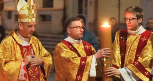 Liturgia Wigilii Paschalnej w katedrze św. Mikołaja w Bielsku-Białej - 2022