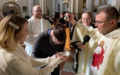 Wiele narodów, ale jeden Kościół z pełnią sakramentów