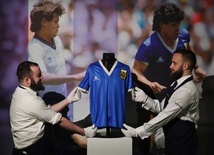 Licytacja koszulki Maradony, w której zdobył gola „ręką Boga”. Najdroższy piłkarski gadżet?