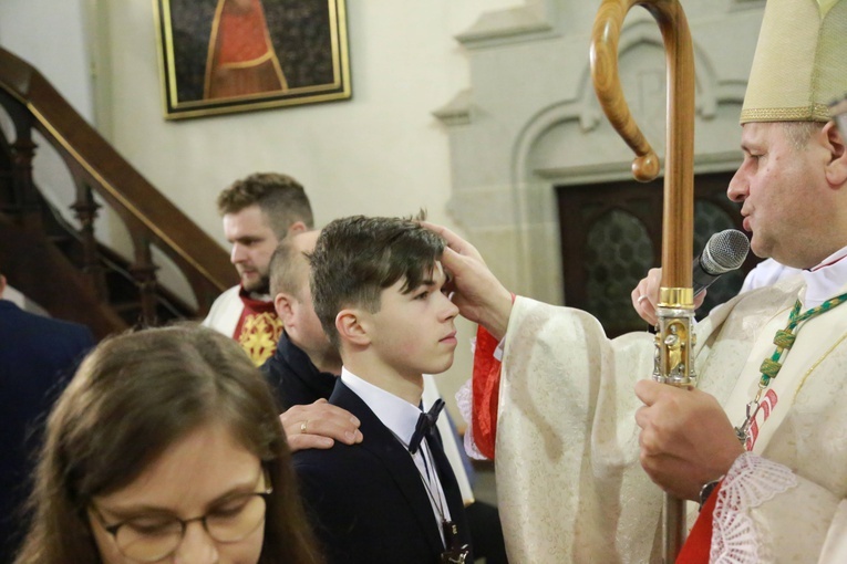 Bierzmowanie w Ciężkowicach
