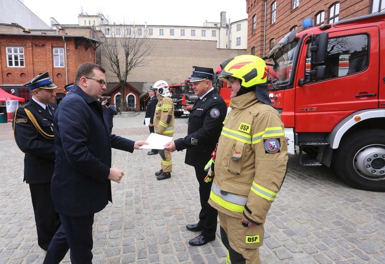 Uroczysty apel strażaków Kraków 2022