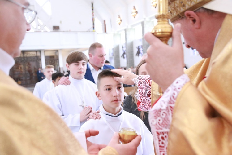 Bierzmowanie w Męcinie