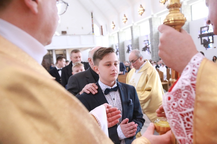 Bierzmowanie w Męcinie