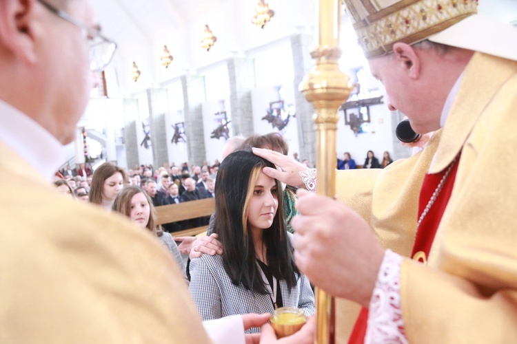 Bierzmowanie w Męcinie