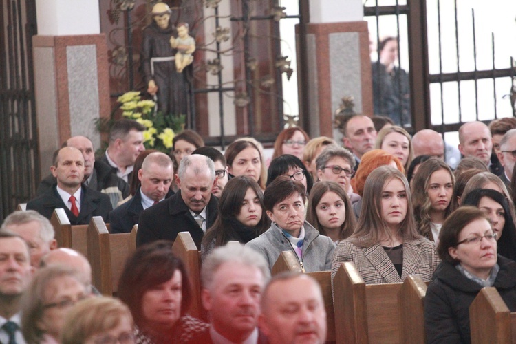 Bierzmowanie w Męcinie