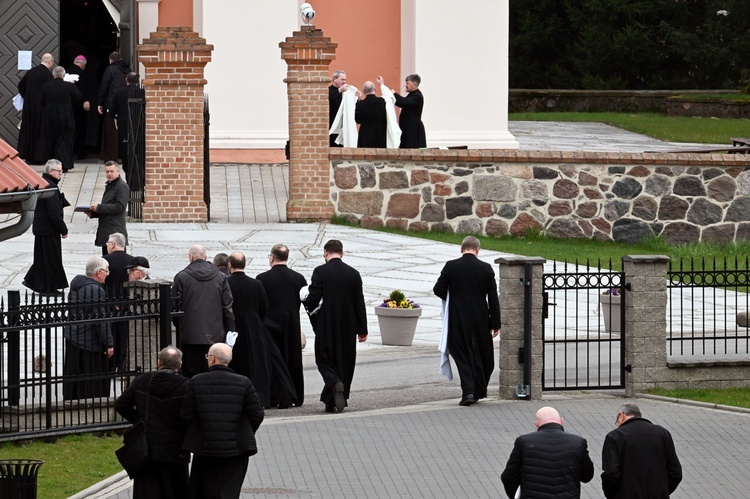 Kapłańskie skupienie w Skrzatuszu