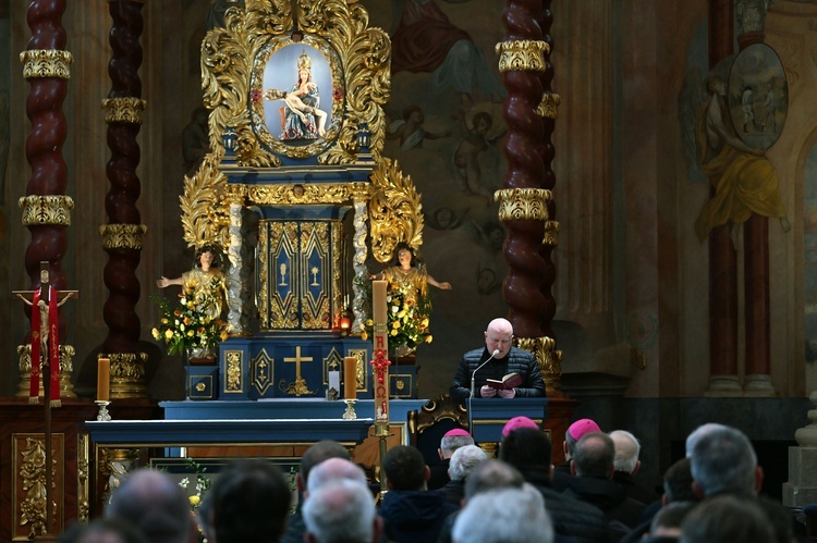 Kapłańskie skupienie w Skrzatuszu